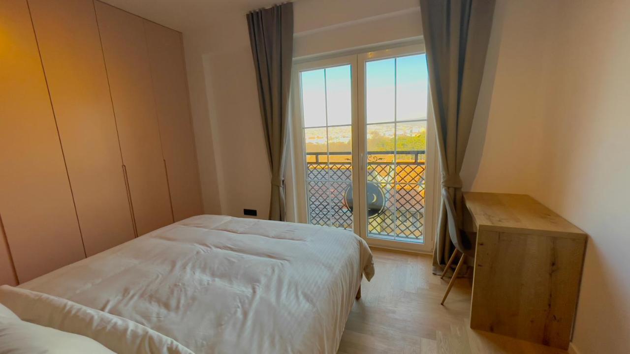 Floral Inn Pristina Extérieur photo