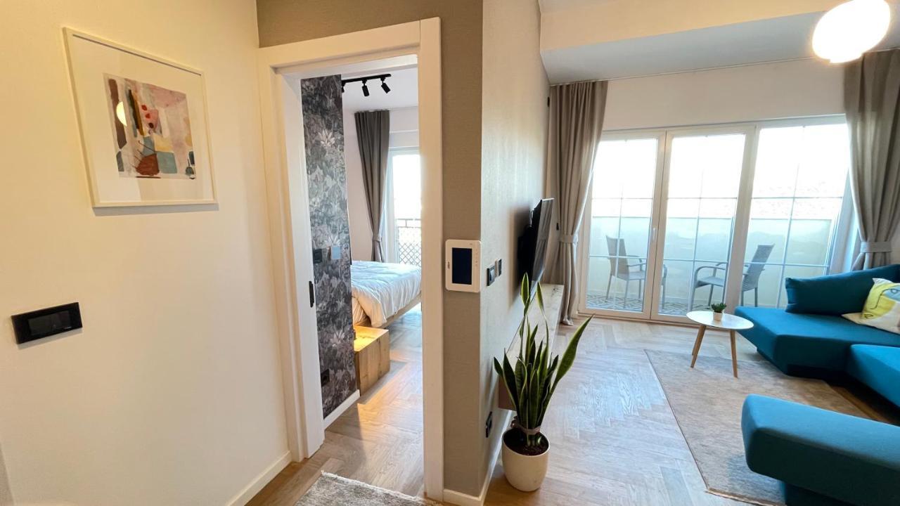 Floral Inn Pristina Extérieur photo
