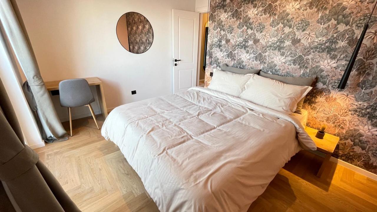 Floral Inn Pristina Extérieur photo